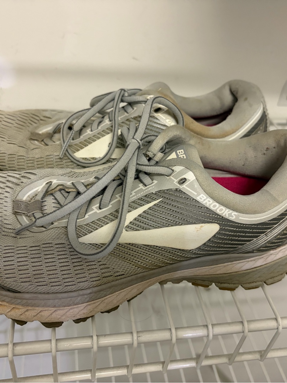 Brooks Women's Gray Running Shoes size 10